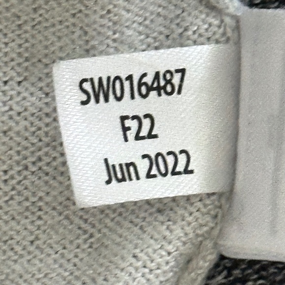 Smartwool Shadow Pine Colorblock Crew Sweater Black Gray Size Small *Flaw* - Picture 10 of 11